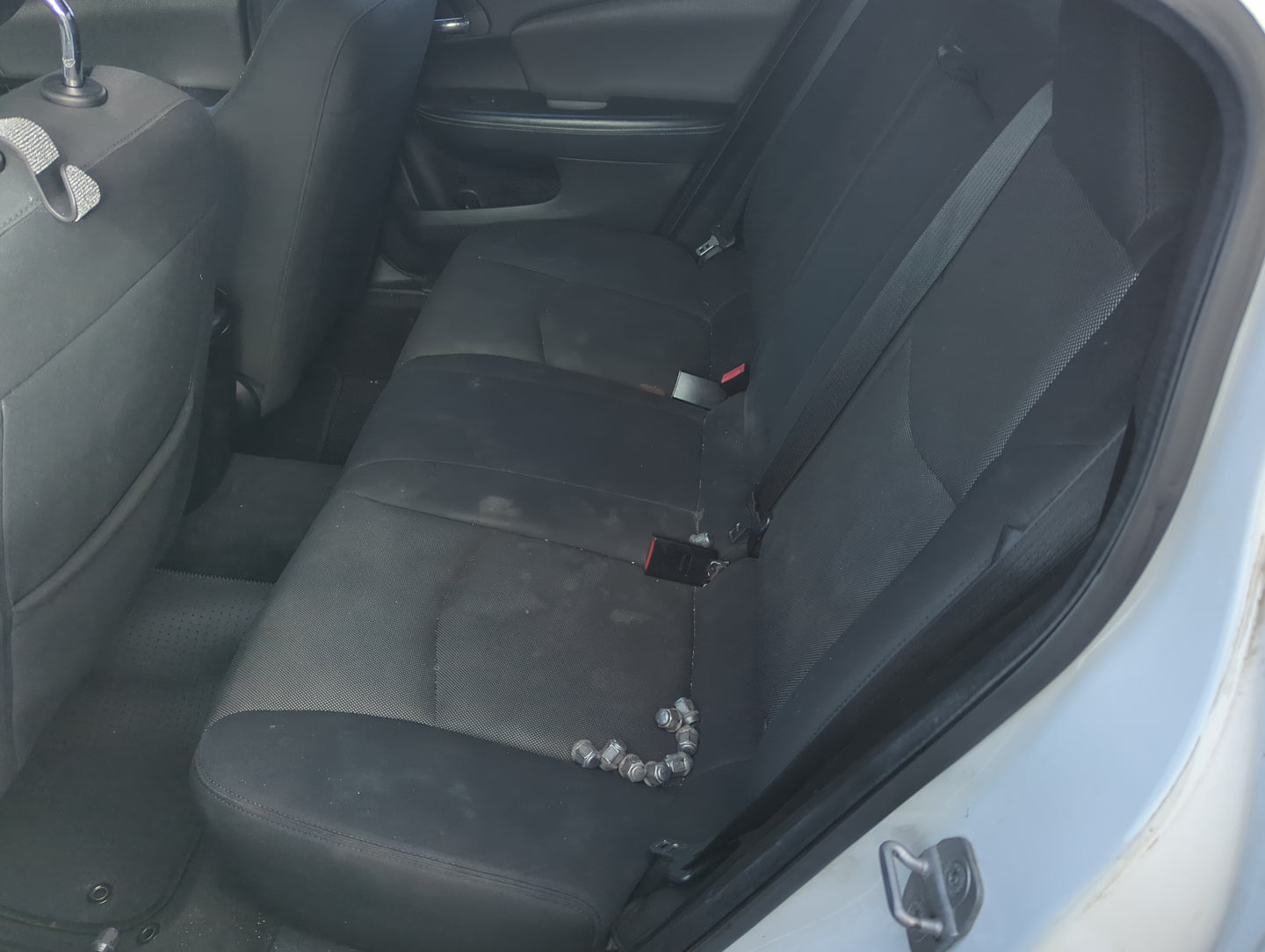 2013 Dodge Avenger Rear Seat Oem 1358765 - Oemusedautoparts1.com