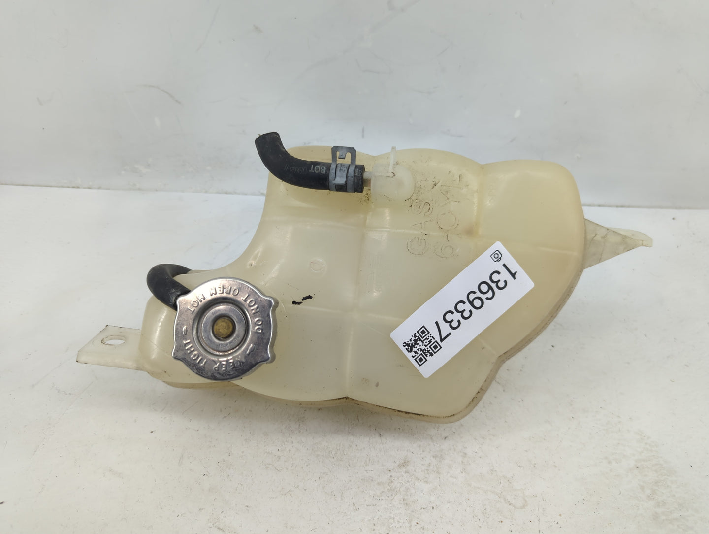 2011-2014 Dodge Avenger Windshield Washer Fluid Reservoir Bottle Oem - Oemusedautoparts1.com