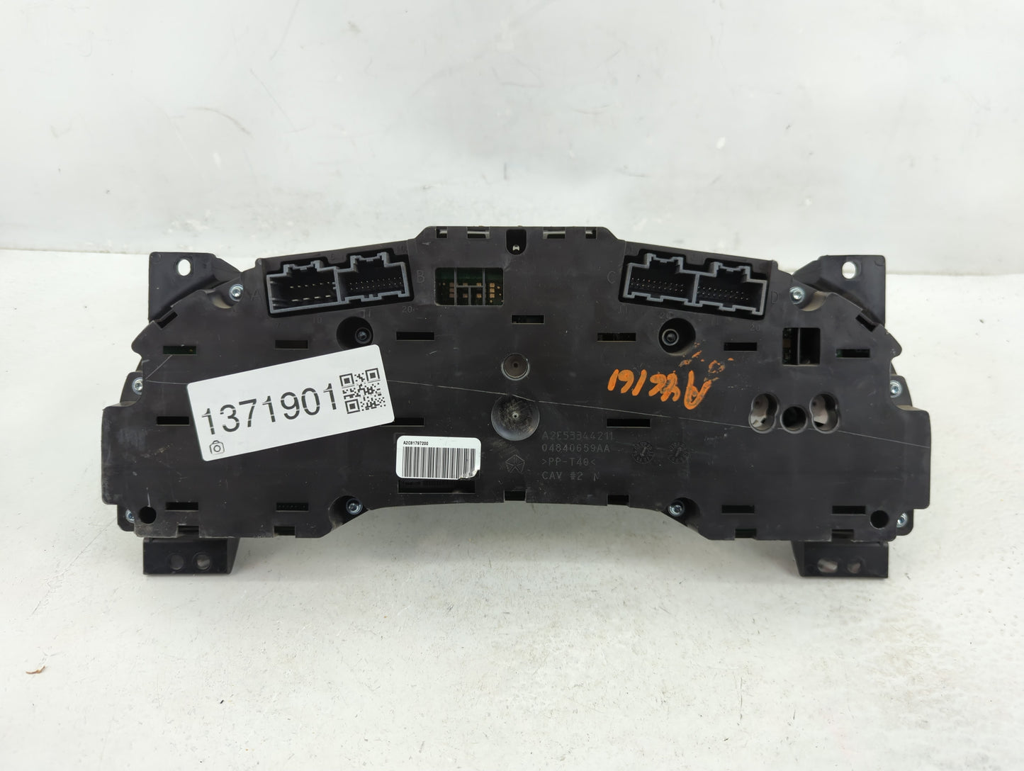 2011-2014 Dodge Avenger Instrument Cluster Speedometer Gauges P/N:P56046513AH Fits Fits 2011 2012 2013 2014 OEM Used Auto Pa