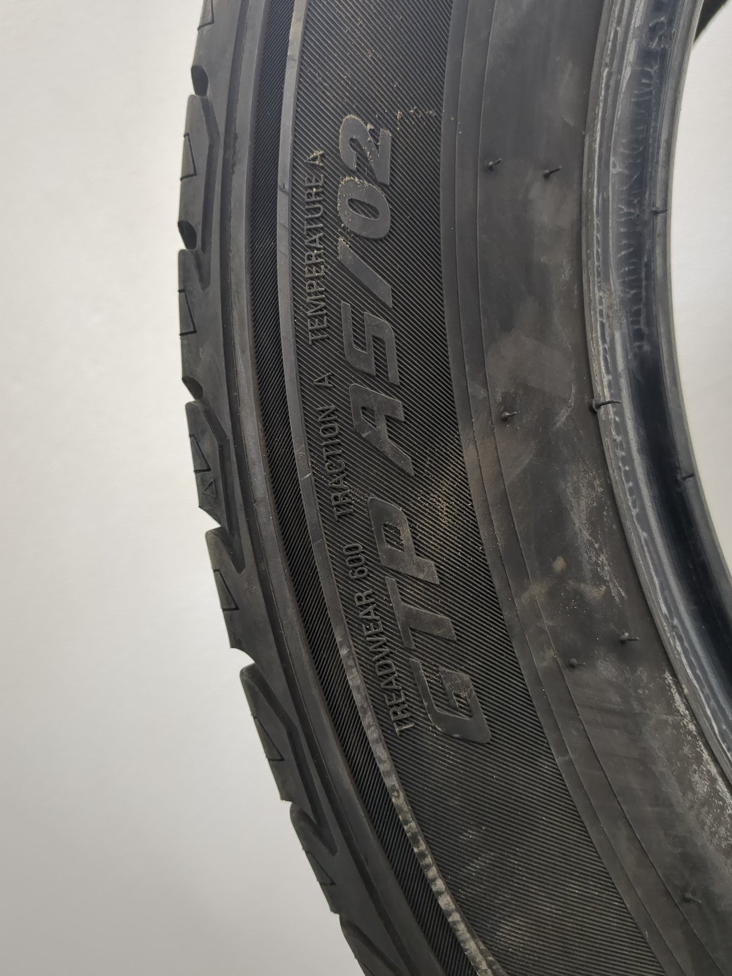 Used Tire 225/55R17 ROAD HUGGER GTP AS/02 101H - Tread Depth 8.5/32 - Oemusedautoparts1.com
