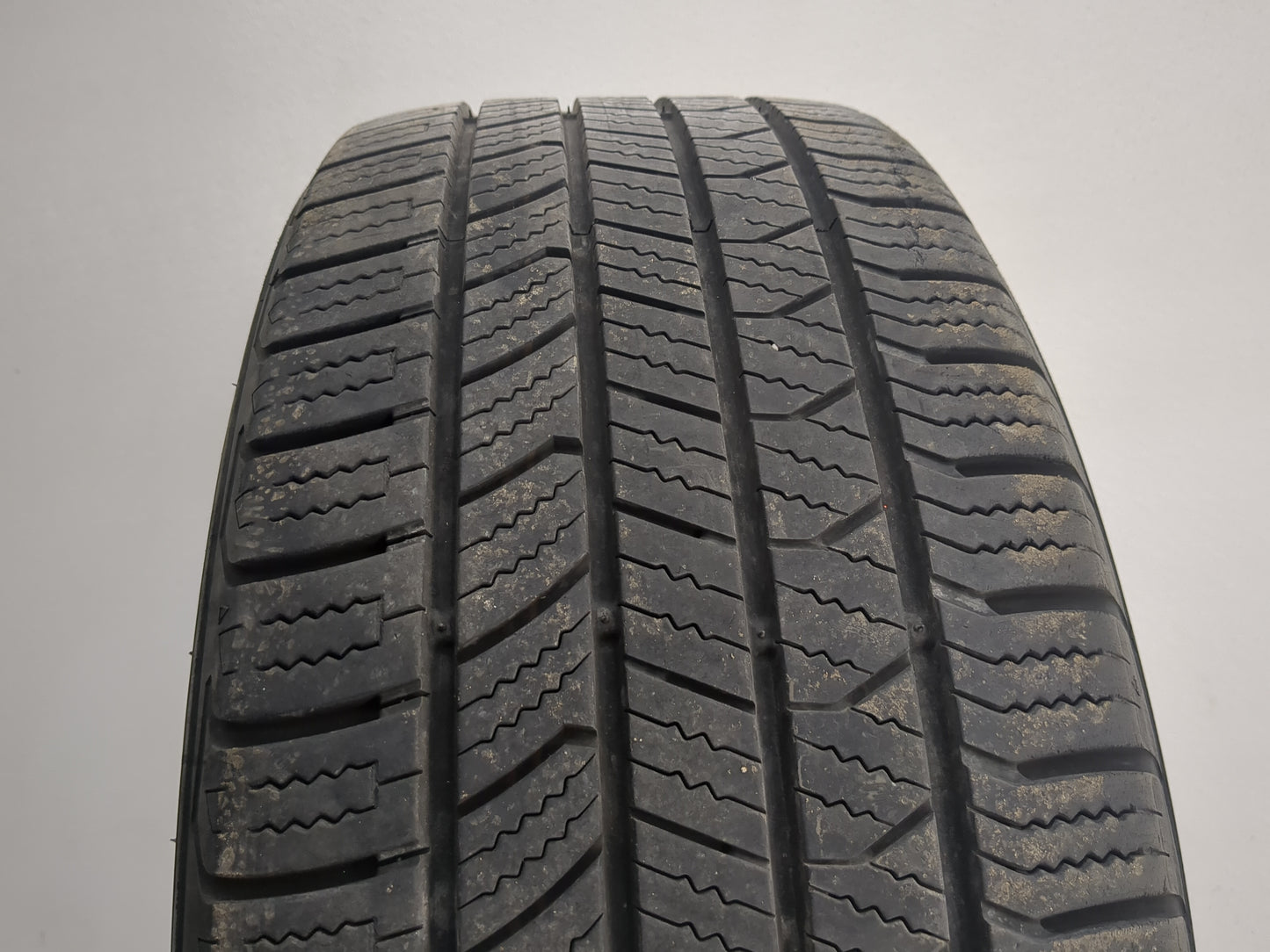 Used Tire 225/55R17 ROAD HUGGER GTP AS/02 101H - Tread Depth 8.5/32 - Oemusedautoparts1.com