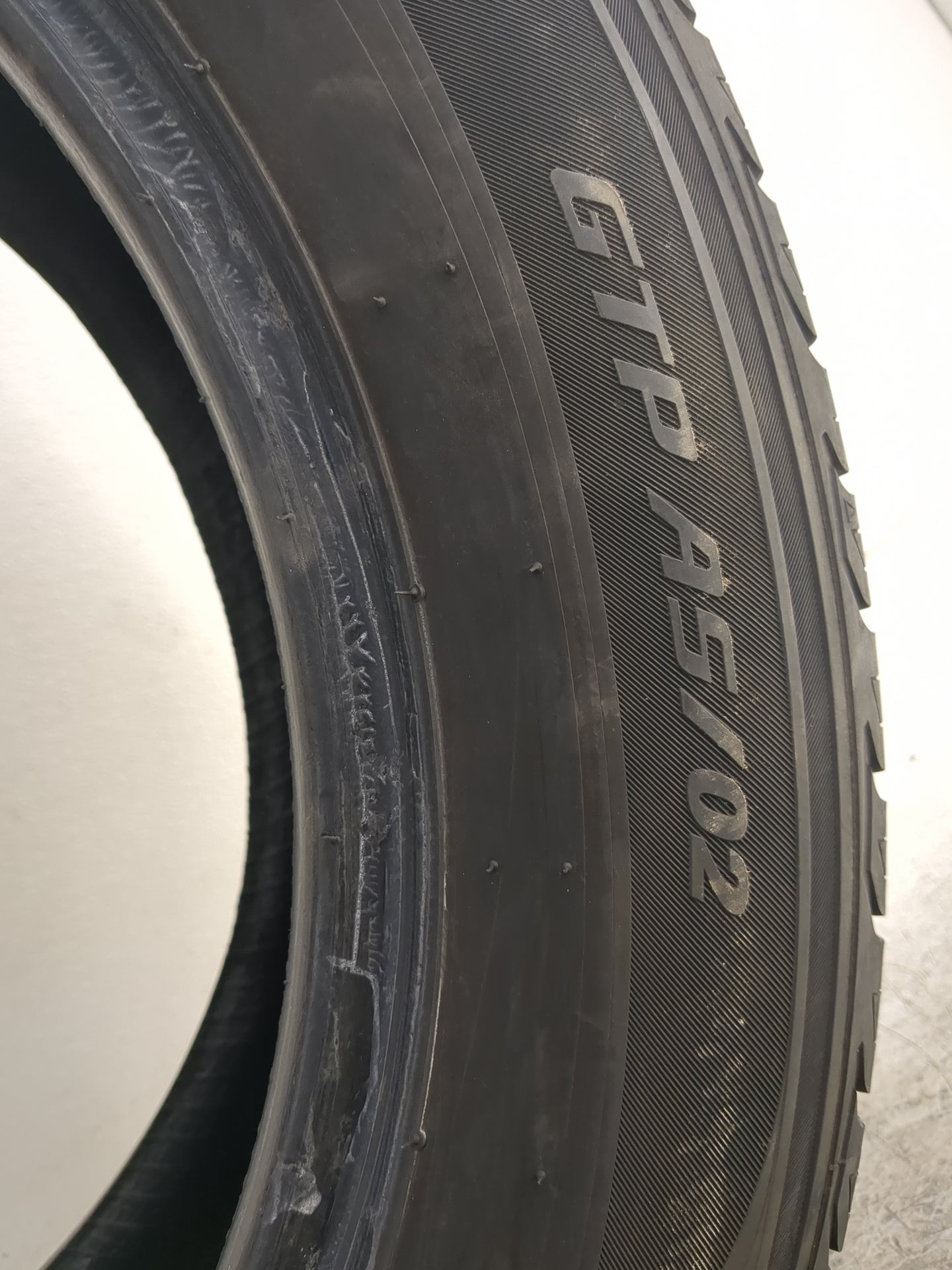 Used Tire 225/55R17 ROAD HUGGER GTP AS/02 101H - Tread Depth 8.5/32 - Oemusedautoparts1.com