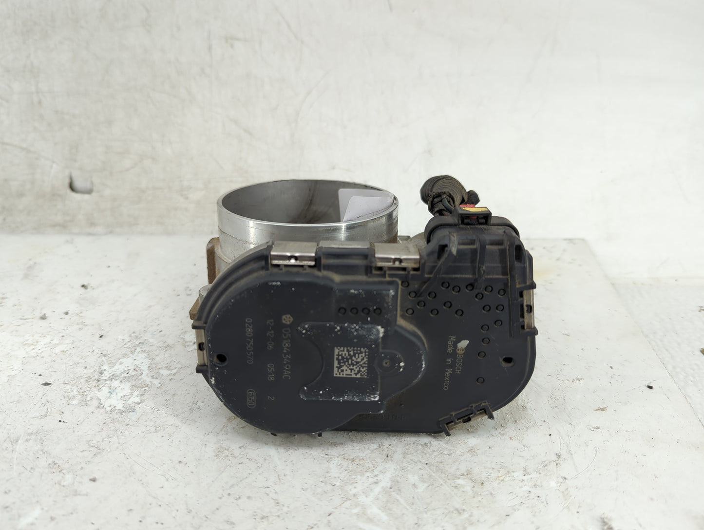 2011-2014 Dodge Avenger Throttle Body P/N:0 280 750 570 05184349AC Fits OEM Used Auto Parts - Oemusedautoparts1.com