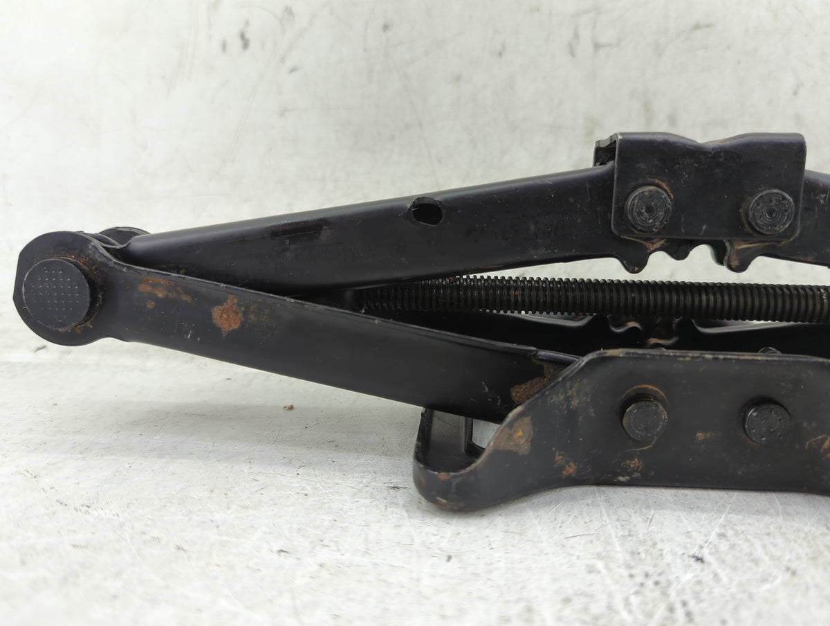 2013 Dodge Avenger Spare Scissor Car Jack 1431840 - Oemusedautoparts1.com