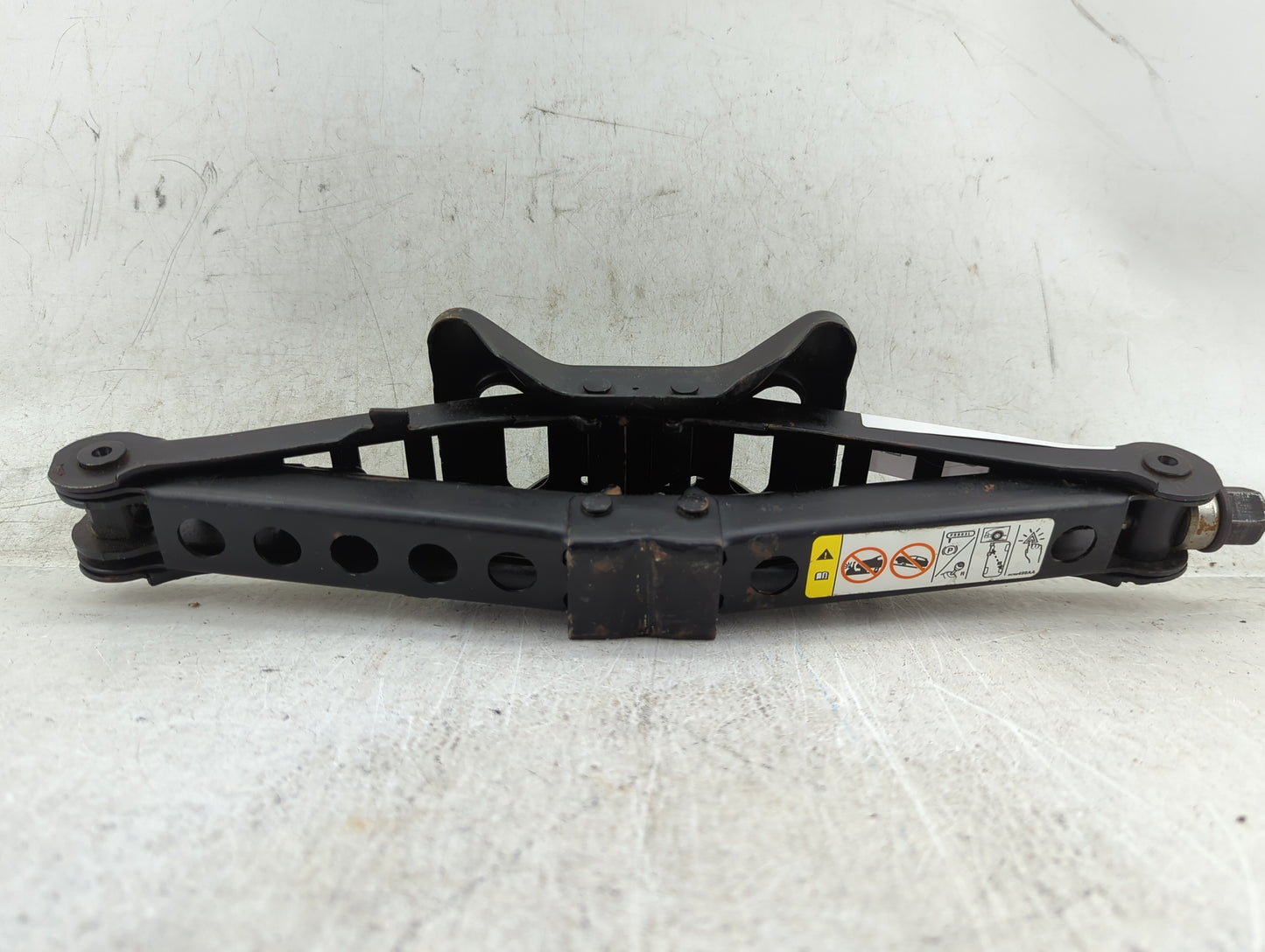 2013 Dodge Avenger Spare Scissor Car Jack - Oemusedautoparts1.com