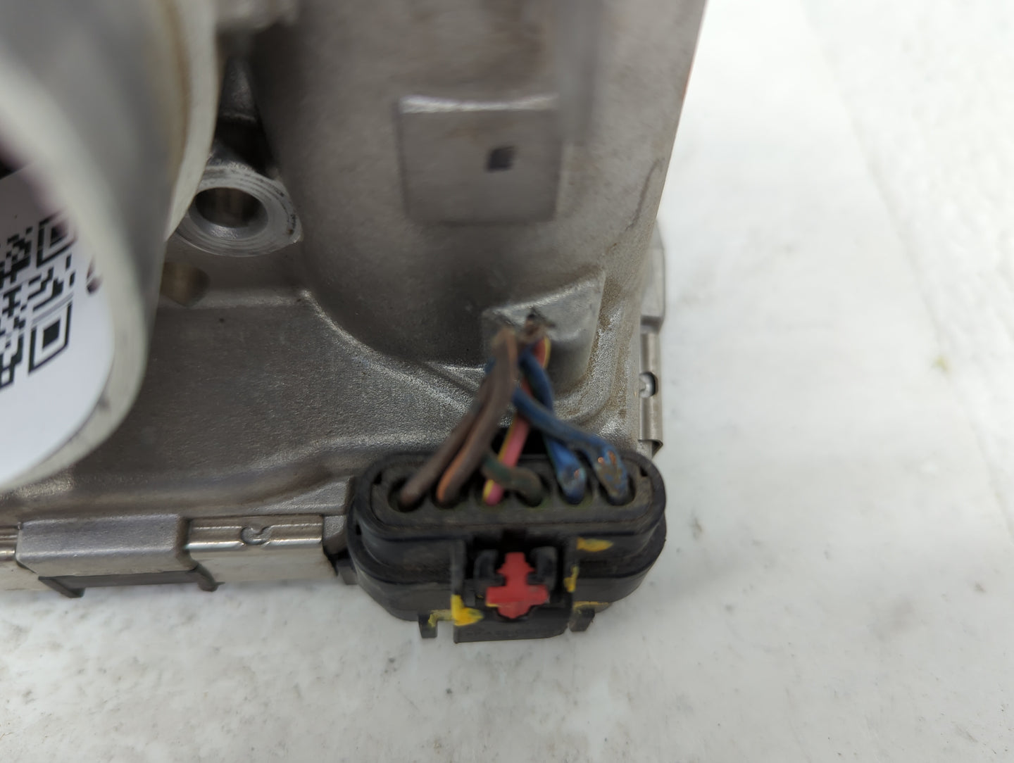 2011-2014 Dodge Avenger Throttle Body P/N:0 280 750 570 05184349AC Fits OEM Used Auto Parts - Oemusedautoparts1.com