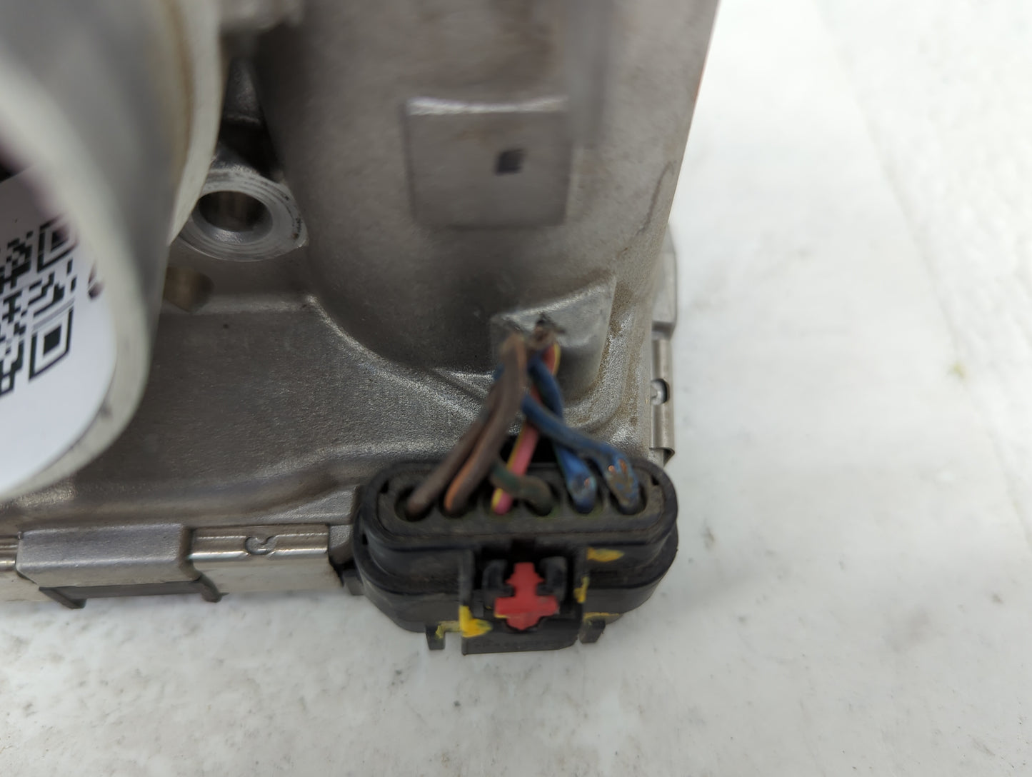 2011-2014 Dodge Avenger Throttle Body P/N:0 280 750 570 05184349AC Fits OEM Used Auto Parts - Oemusedautoparts1.com