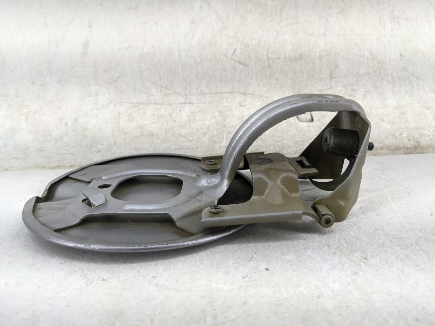 2013 Dodge Avenger Fuel Tank Door Lid Gas Tank Grey - Oemusedautoparts1.com