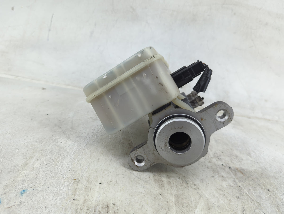 2008-2014 Dodge Avenger Brake Master Cylinder 1490526 - Oemusedautoparts1.com