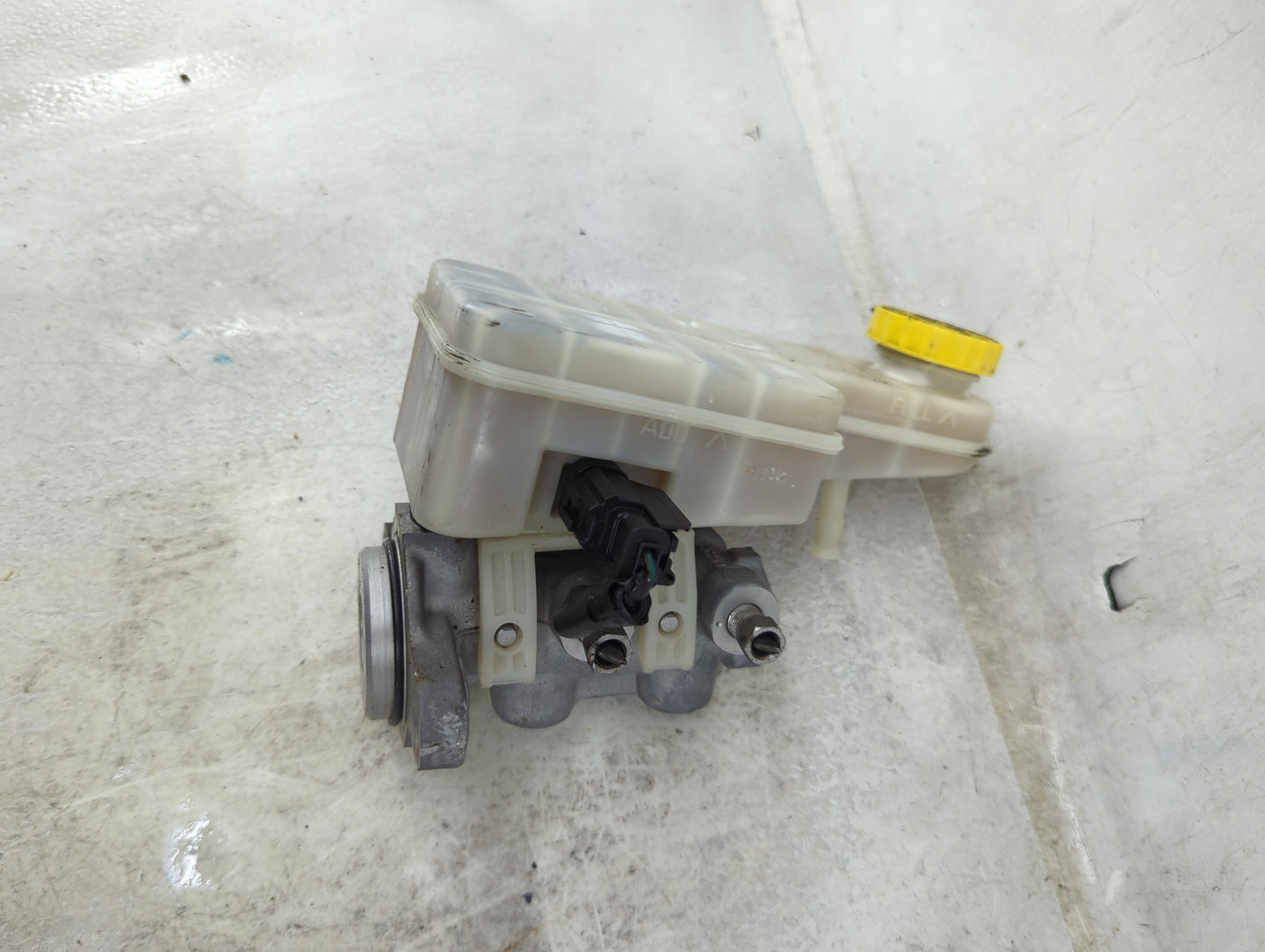 2008-2014 Dodge Avenger Brake Master Cylinder 1490526 - Oemusedautoparts1.com