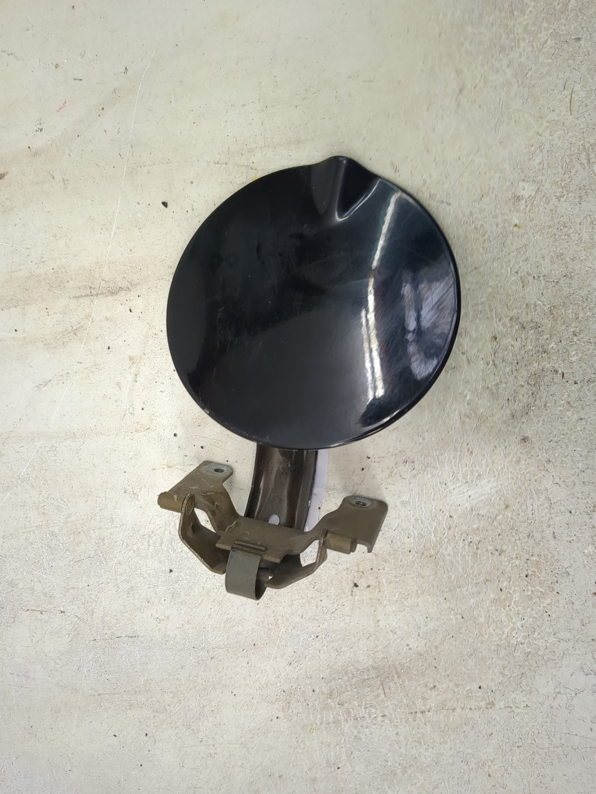 2013 Dodge Avenger Fuel Tank Door Lid Gas Tank 1515324 - Oemusedautoparts1.com