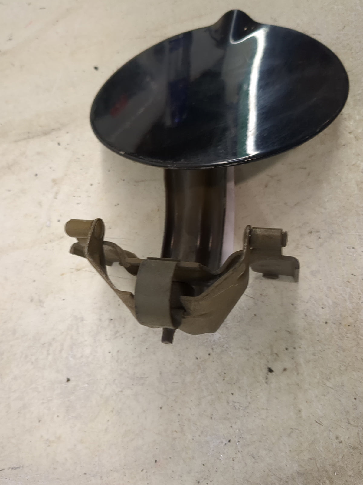 2013 Dodge Avenger Fuel Tank Door Lid Gas Tank 1515324 - Oemusedautoparts1.com