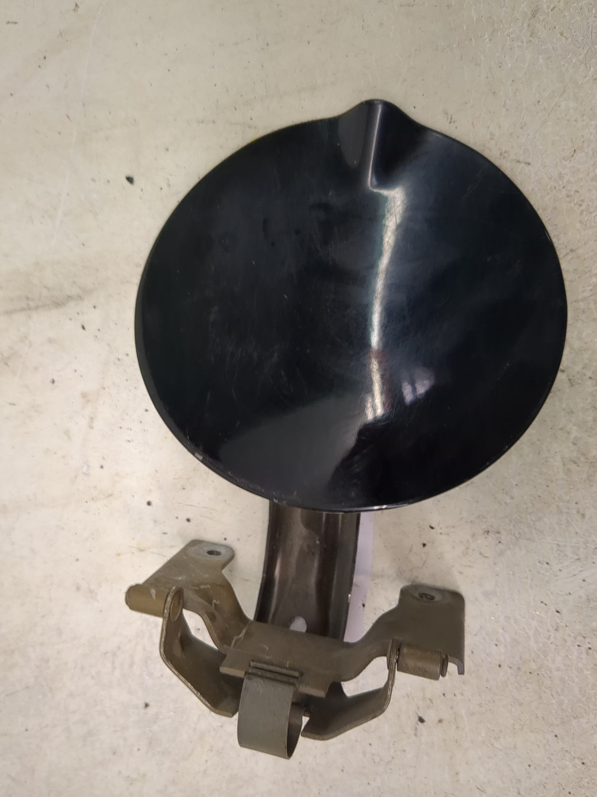 2013 Dodge Avenger Fuel Tank Door Lid Gas Tank 1515324 - Oemusedautoparts1.com