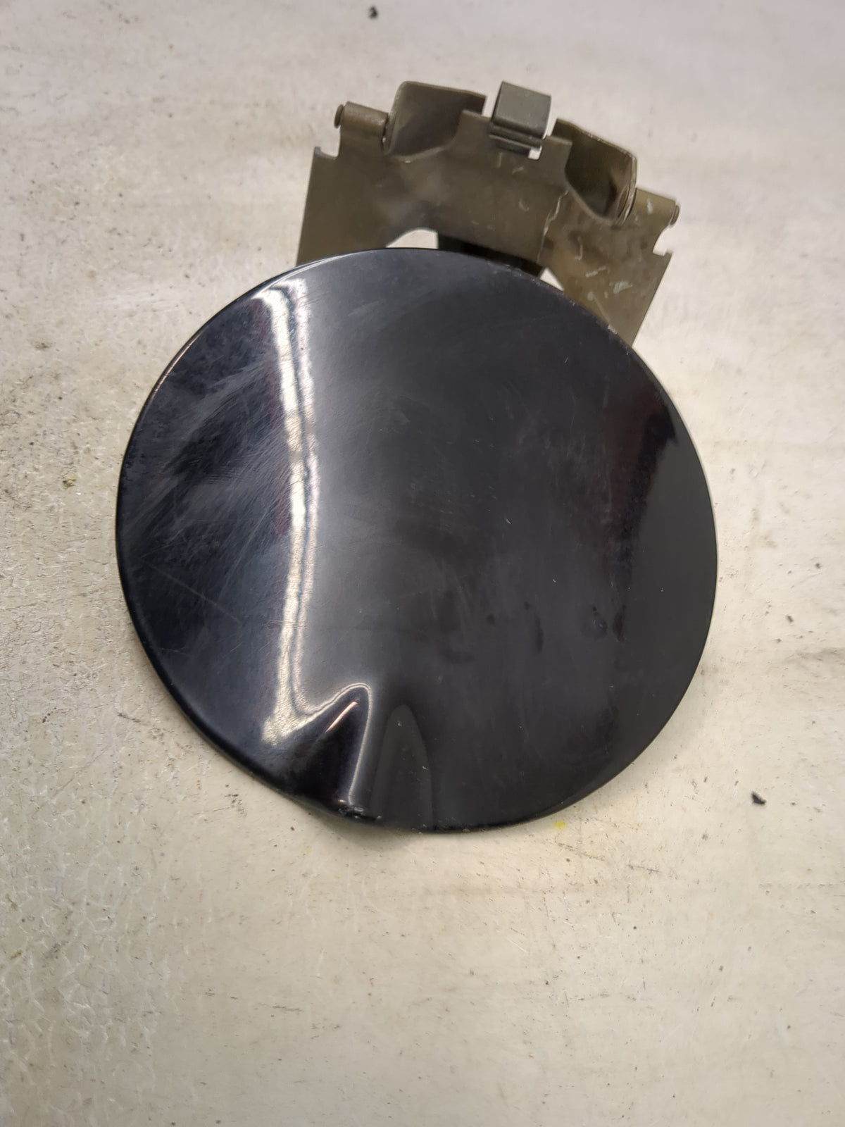 2013 Dodge Avenger Fuel Tank Door Lid Gas Tank 1515324 - Oemusedautoparts1.com