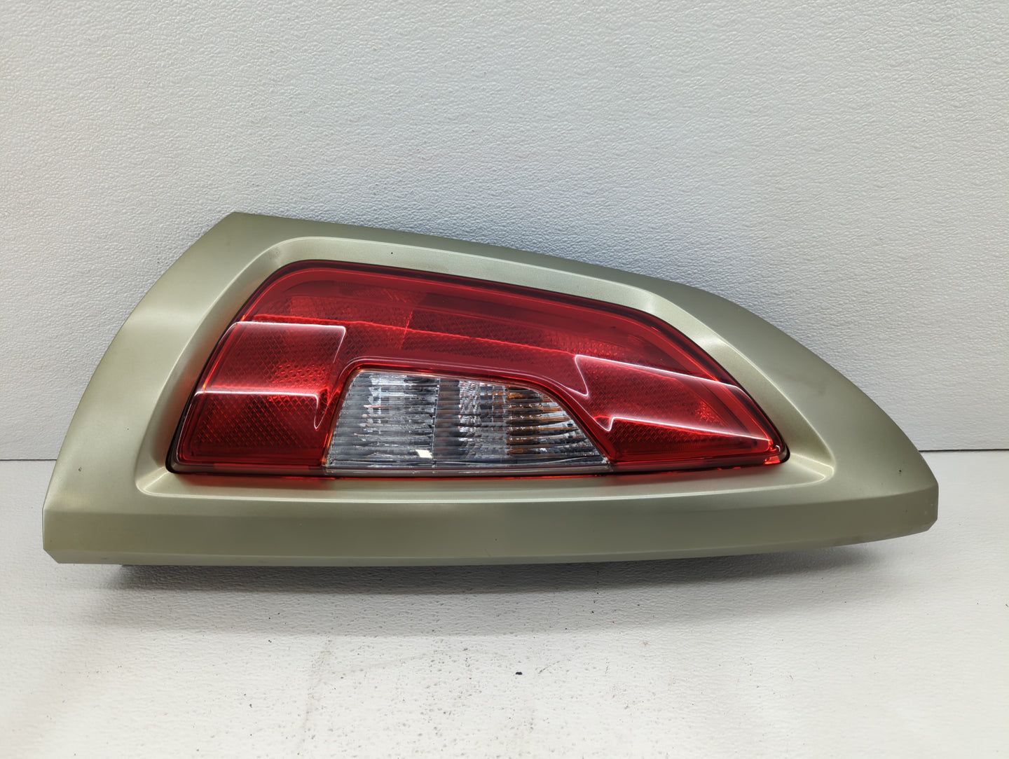 2011-2014 Dodge Avenger Tail Light Assembly Passenger Right OEM P/N:05182522AB 05182522AE Fits Fits 2011 2012 2013 2014 OEM 