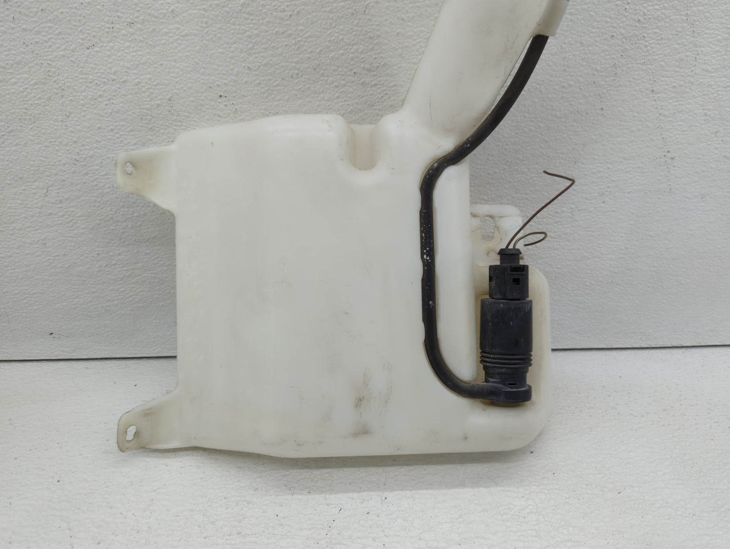 2011-2014 Dodge Avenger Windshield Washer Fluid Reservoir Bottle Oem - Oemusedautoparts1.com