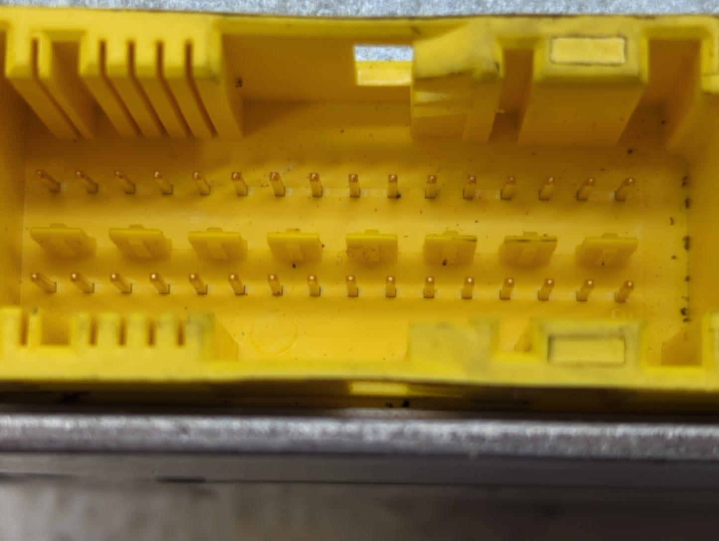 2012-2014 Dodge Avenger Chassis Control Module Ccm Bcm Body Control - Oemusedautoparts1.com