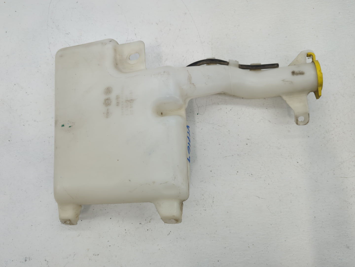 2011-2014 Dodge Avenger Windshield Washer Fluid Reservoir Bottle Oem - Oemusedautoparts1.com