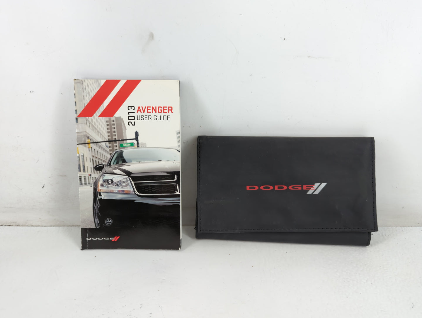 2013 Dodge Avenger Owners Manual Book Guide P/N:13041-926-AA OEM Used Auto Parts - Oemusedautoparts1.com