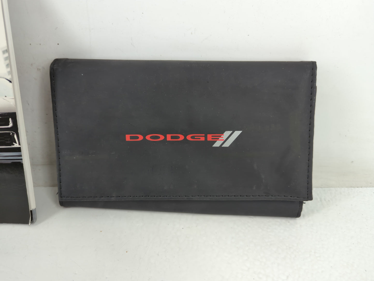 2013 Dodge Avenger Owners Manual Book Guide P/N:13041-926-AA OEM Used Auto Parts - Oemusedautoparts1.com