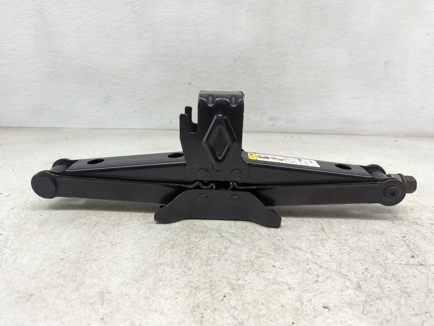 2013 Dodge Avenger Spare Scissor Car Jack 828397 - Oemusedautoparts1.com