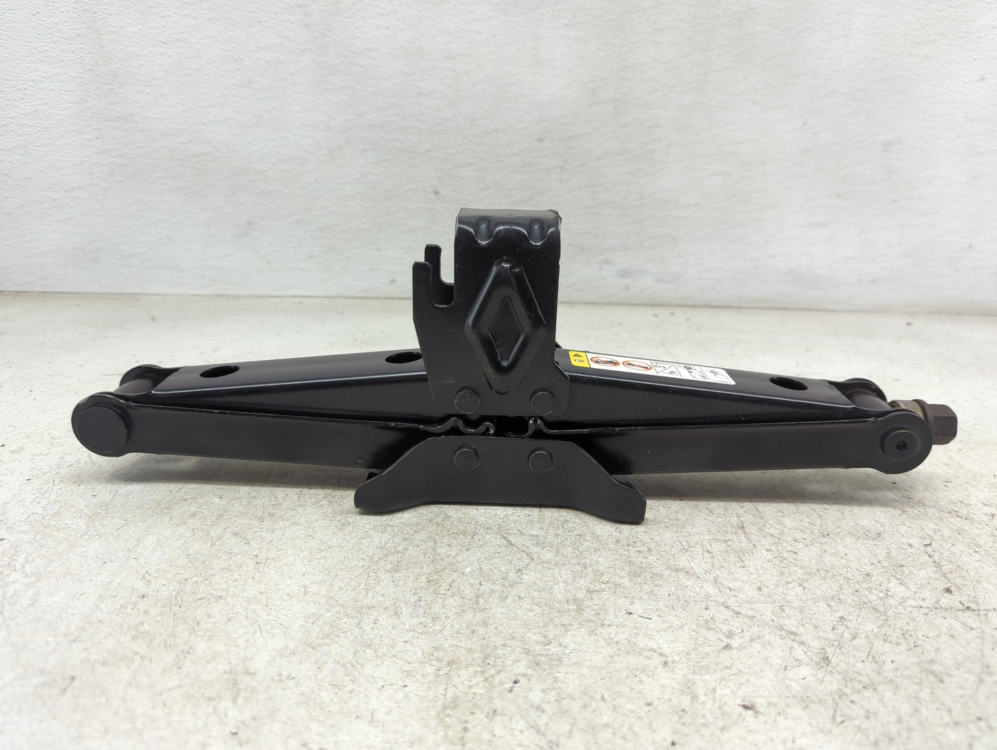 2013 Dodge Avenger Spare Scissor Car Jack 828397 - Oemusedautoparts1.com
