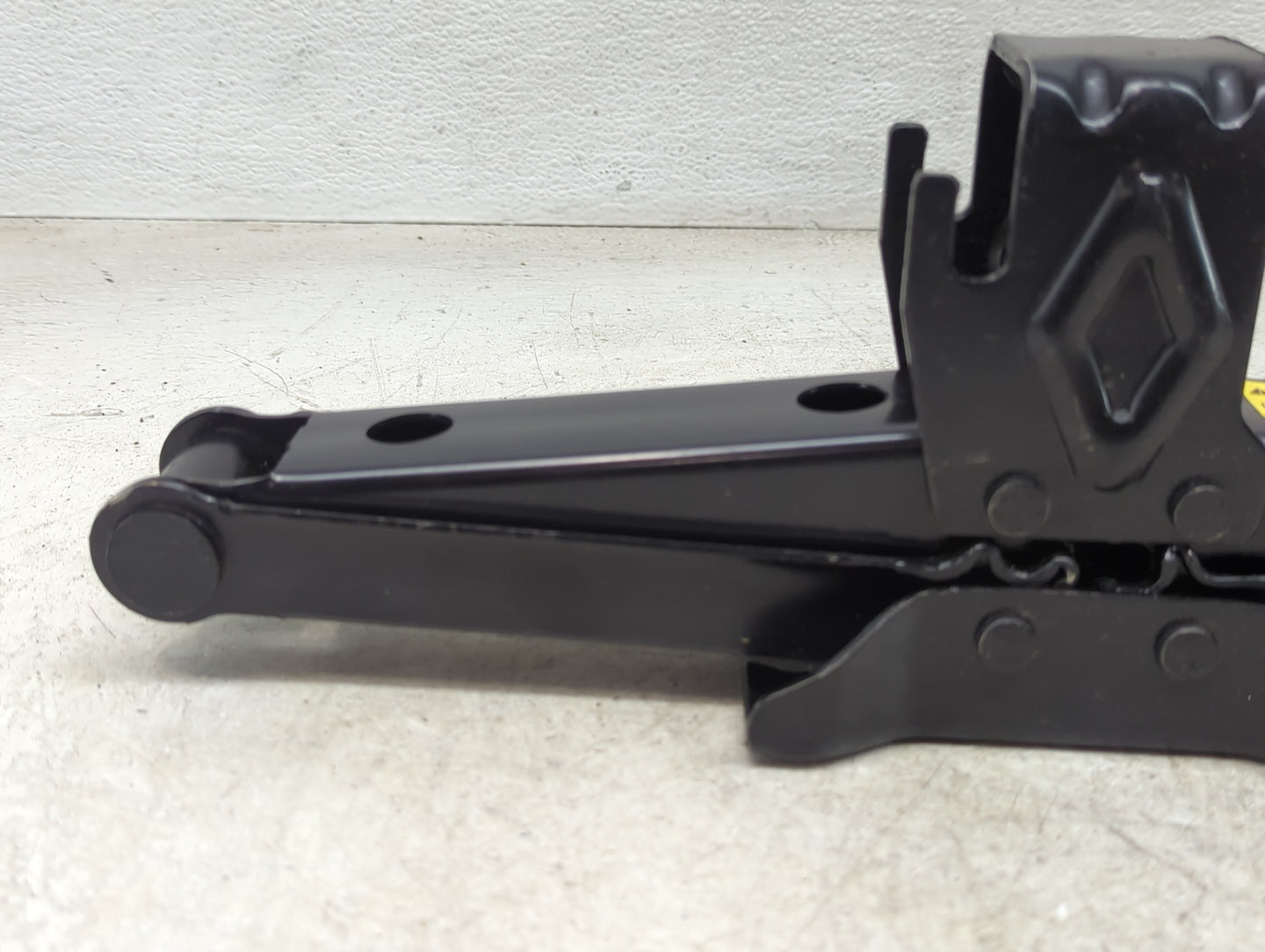 2013 Dodge Avenger Spare Scissor Car Jack 828397 - Oemusedautoparts1.com