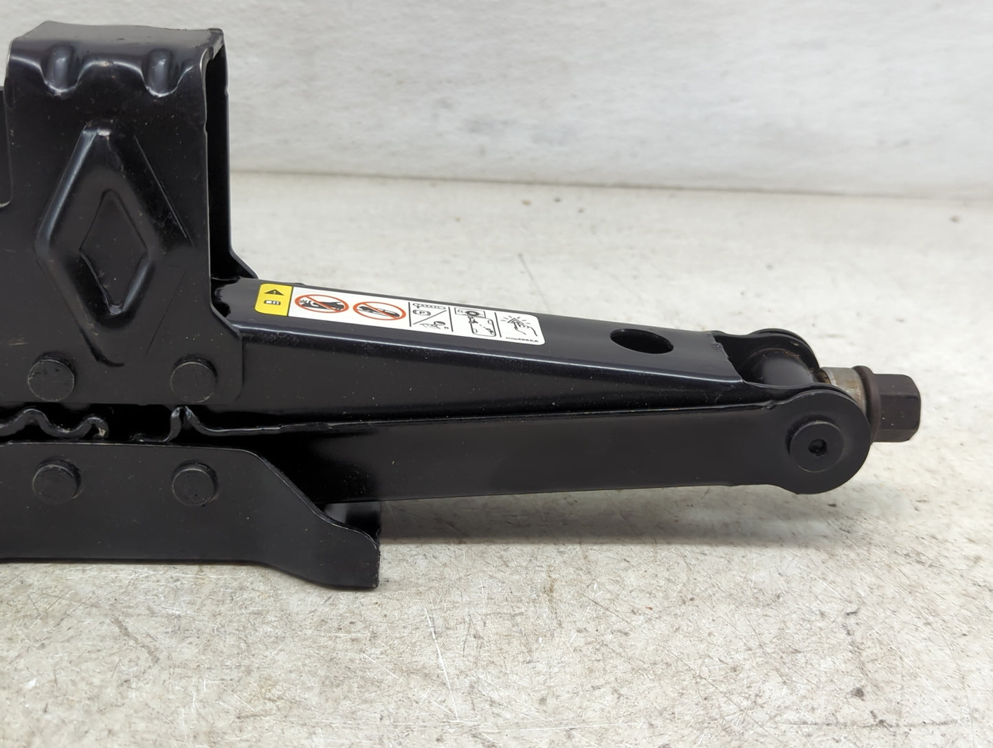 2013 Dodge Avenger Spare Scissor Car Jack 828397 - Oemusedautoparts1.com