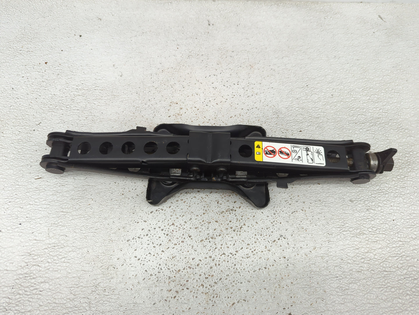 2013 Dodge Avenger Spare Scissor Car Jack Black 848601 - Oemusedautoparts1.com