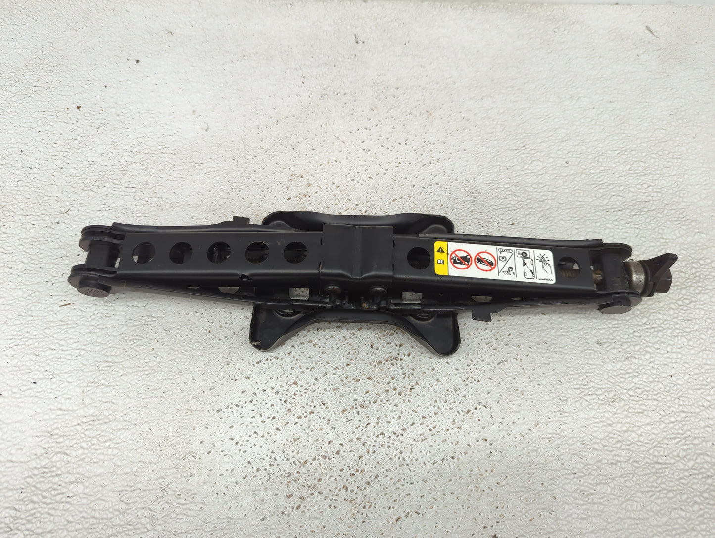 2013 Dodge Avenger Spare Scissor Car Jack Black 848601 - Oemusedautoparts1.com