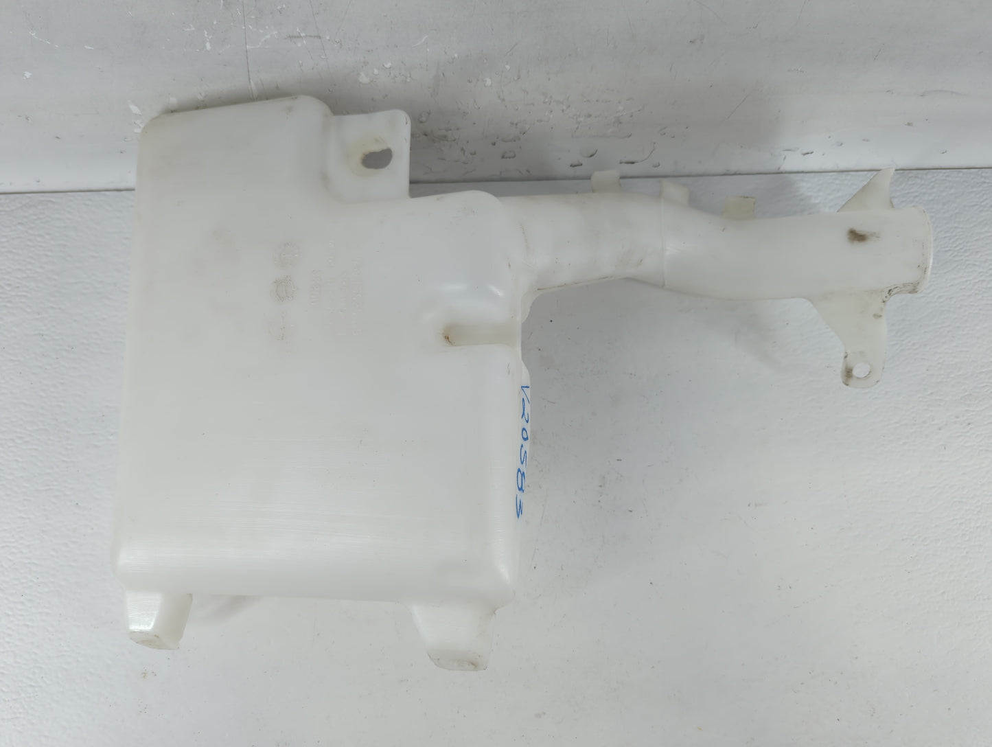 2011-2014 Dodge Avenger Windshield Washer Fluid Reservoir Bottle Oem - Oemusedautoparts1.com