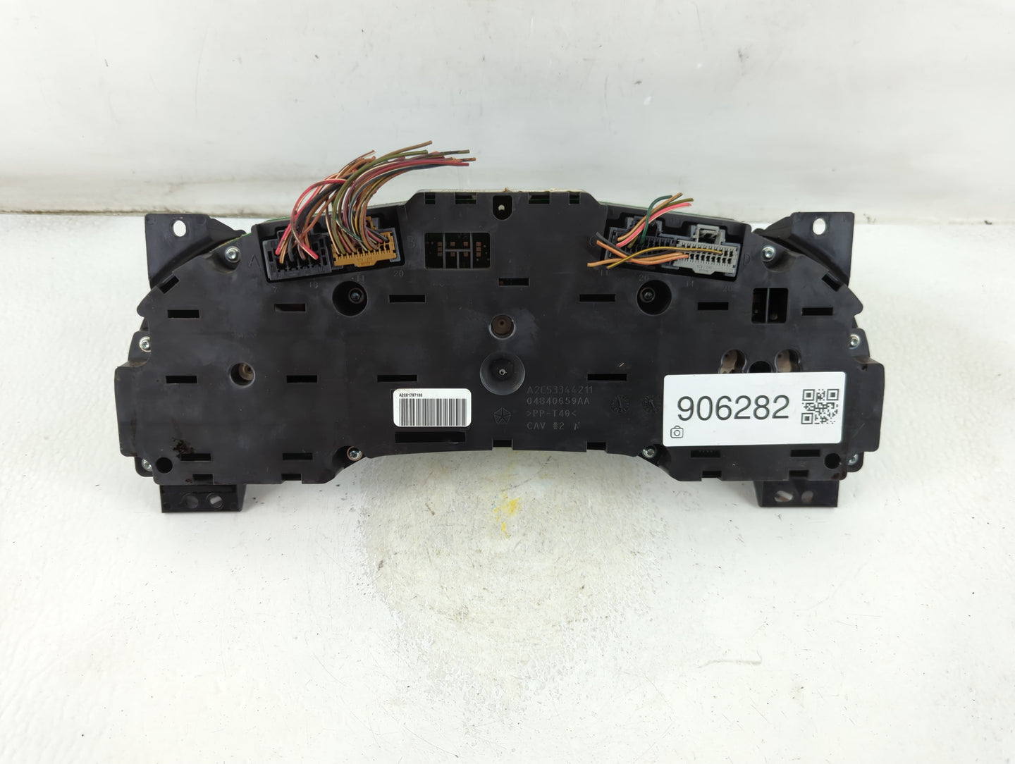 2011-2014 Dodge Avenger Instrument Cluster Speedometer Gauges P/N:P56046511AH Fits Fits 2011 2012 2013 2014 OEM Used Auto Pa