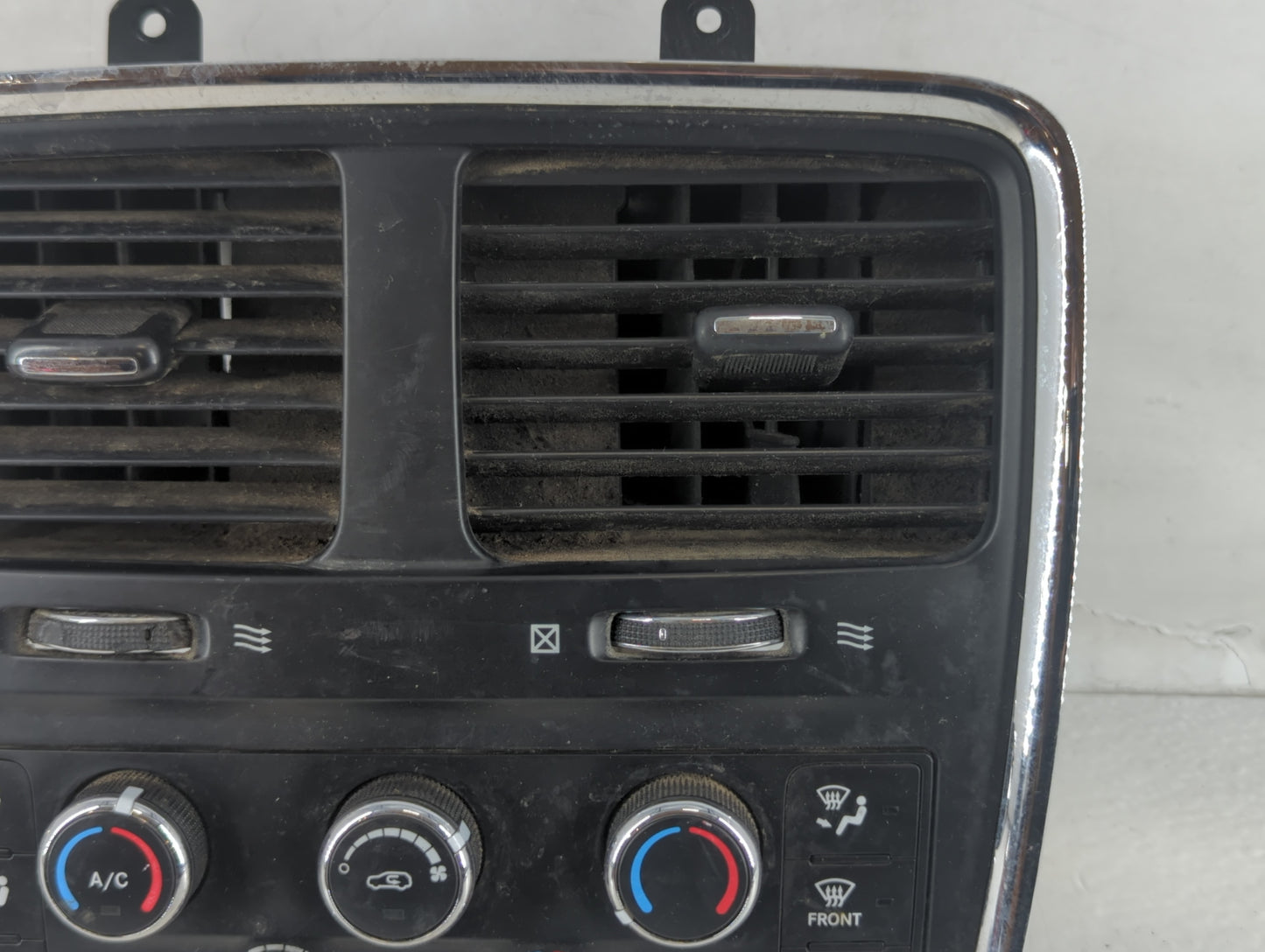 2013 Dodge Caravan Climate Control Module Temperature AC/Heater Replacement P/N:P55111240AF Fits OEM Used Auto Parts - Oemus