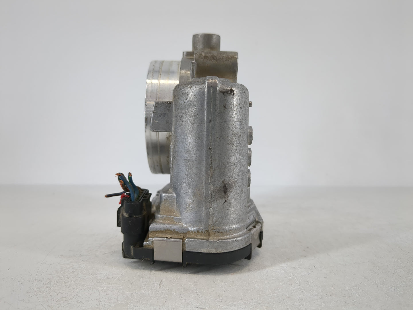 2013 Dodge Caravan Throttle Body P/N:05184349AC Fits Fits 2011 2012 2014 2015 2016 2017 2018 2019 2020 2021 2022 OEM Used Au