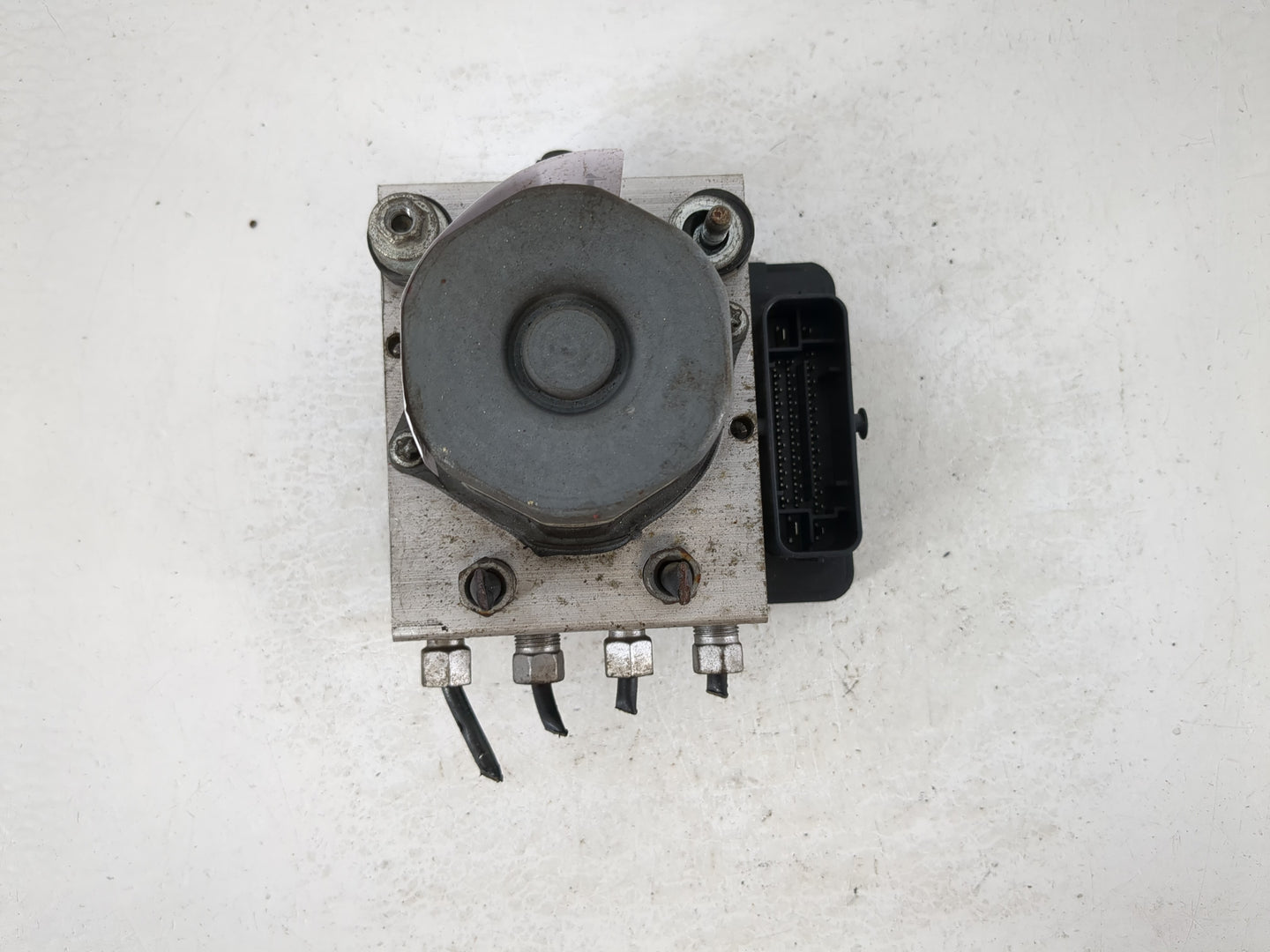 2013 Dodge Caravan ABS Pump Control Module Replacement P/N:P68183803AA Fits OEM Used Auto Parts - Oemusedautoparts1.com