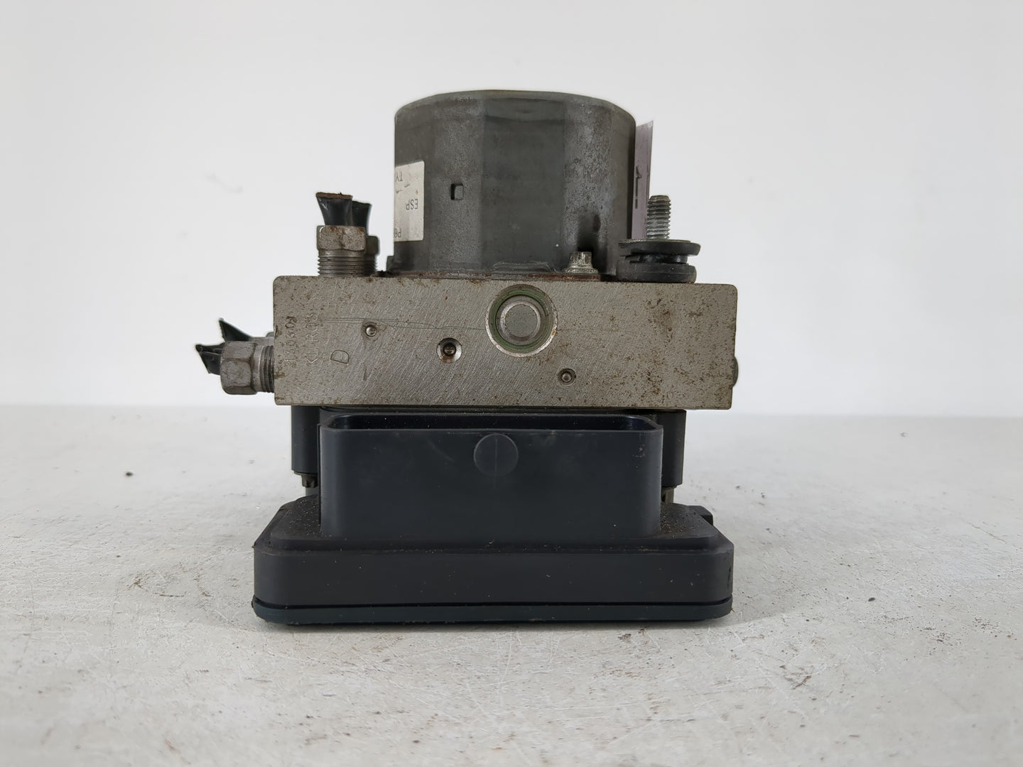 2013 Dodge Caravan ABS Pump Control Module Replacement P/N:P68183803AA Fits OEM Used Auto Parts - Oemusedautoparts1.com