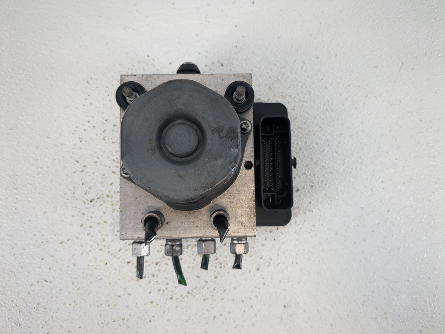 2013 Dodge Caravan ABS Pump Control Module Replacement P/N:P68183803AB Fits OEM Used Auto Parts - Oemusedautoparts1.com
