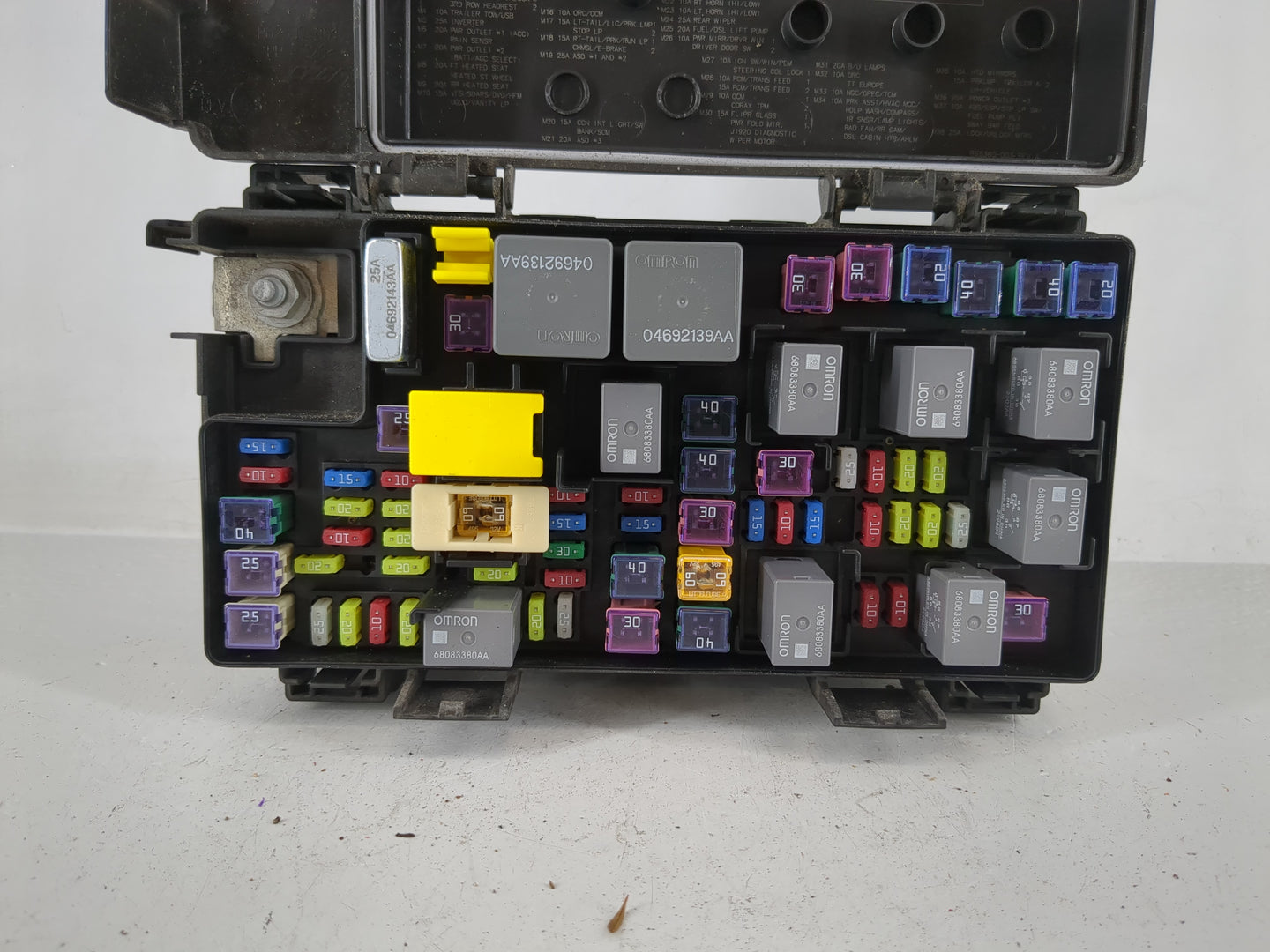 Dodge Caravan Fusebox Fuse Box Relay Module Tipm 68163904ac - Oemusedautoparts1.com