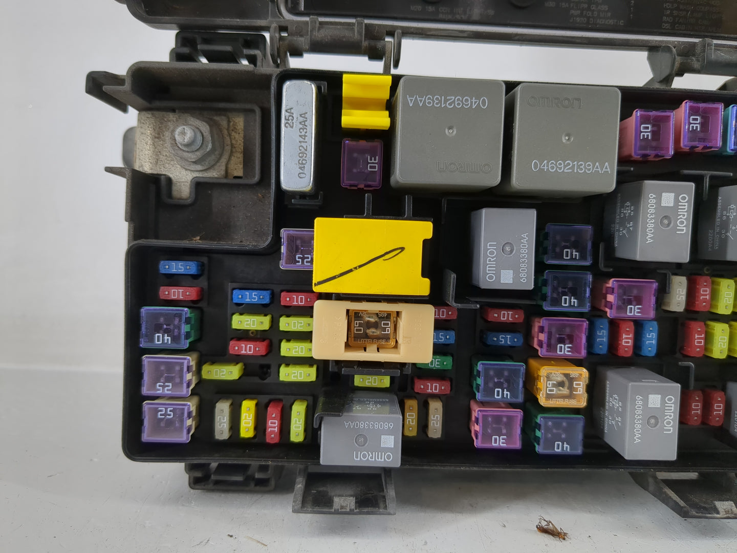 2013 Dodge Caravan Fusebox Fuse Box Panel Relay Module P/N:RT032542I9 68163904AB Fits OEM Used Auto Parts - Oemusedautoparts