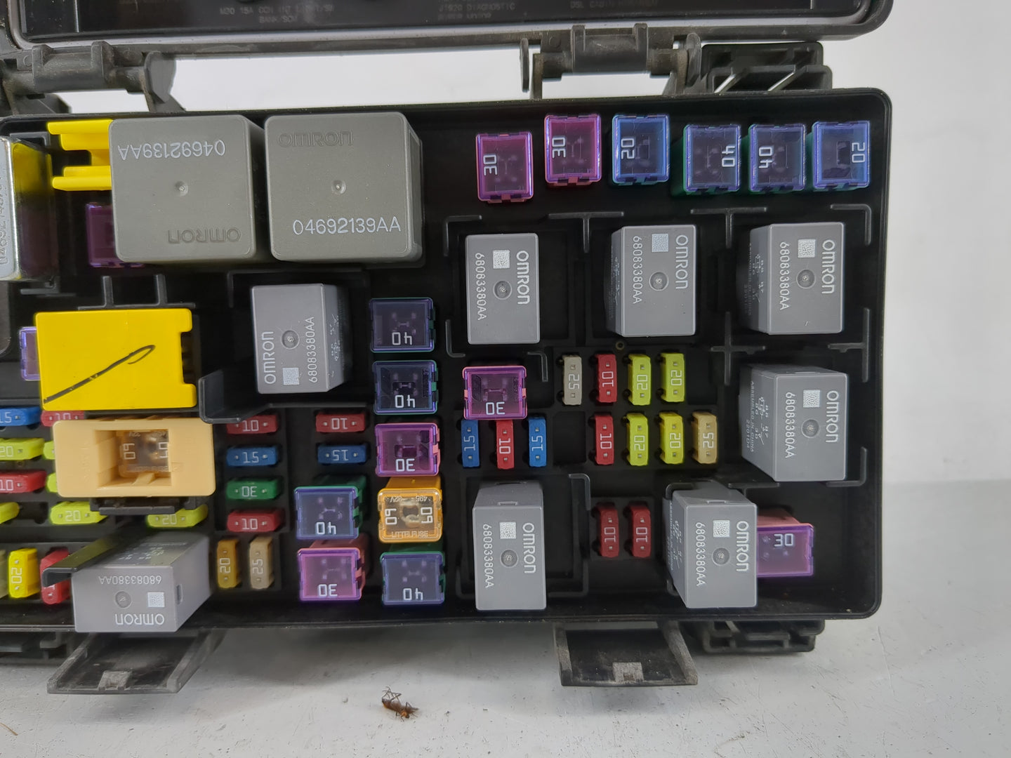 2013 Dodge Caravan Fusebox Fuse Box Panel Relay Module P/N:RT032542I9 68163904AB Fits OEM Used Auto Parts - Oemusedautoparts