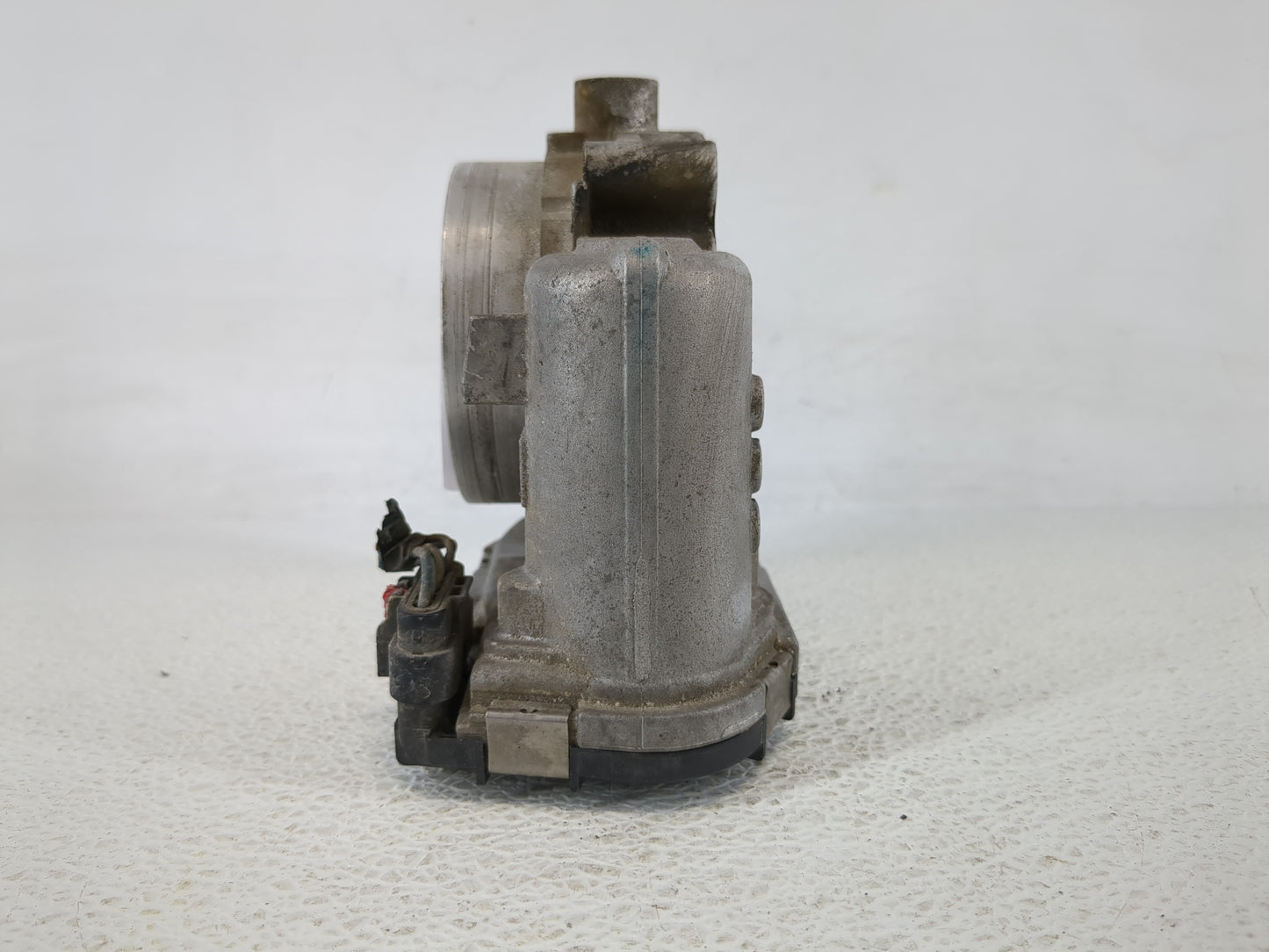 2013 Dodge Caravan Throttle Body P/N:05184349AC Fits Fits 2011 2012 2014 2015 2016 2017 2018 2019 2020 2021 2022 OEM Used Au