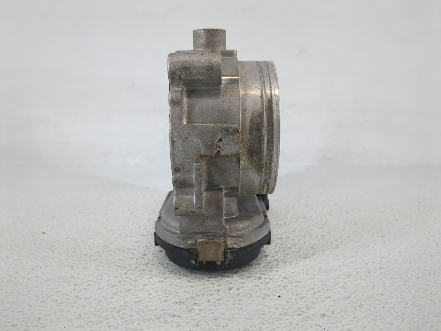 2013 Dodge Caravan Throttle Body P/N:05184349AC Fits Fits 2011 2012 2014 2015 2016 2017 2018 2019 2020 2021 2022 OEM Used Au