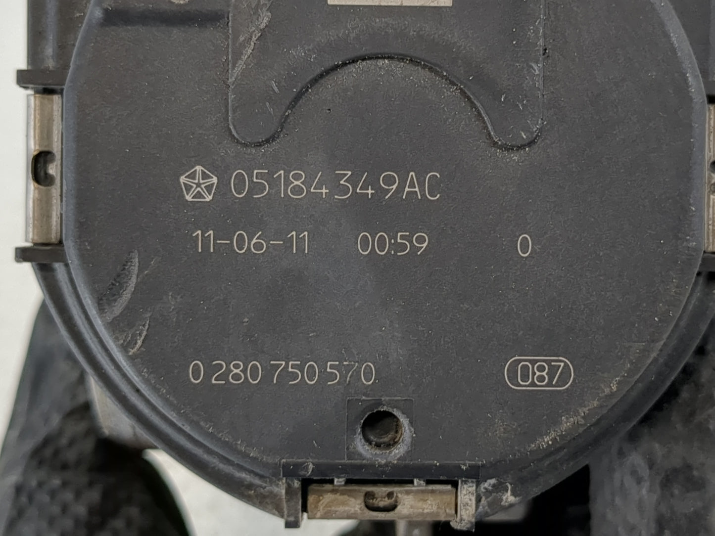 2013 Dodge Caravan Throttle Body P/N:05184349AC Fits Fits 2011 2012 2014 2015 2016 2017 2018 2019 2020 2021 2022 OEM Used Au