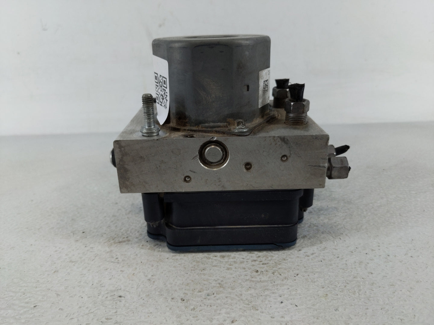 2013 Dodge Caravan ABS Pump Control Module Replacement P/N:68183803AA Fits OEM Used Auto Parts - Oemusedautoparts1.com