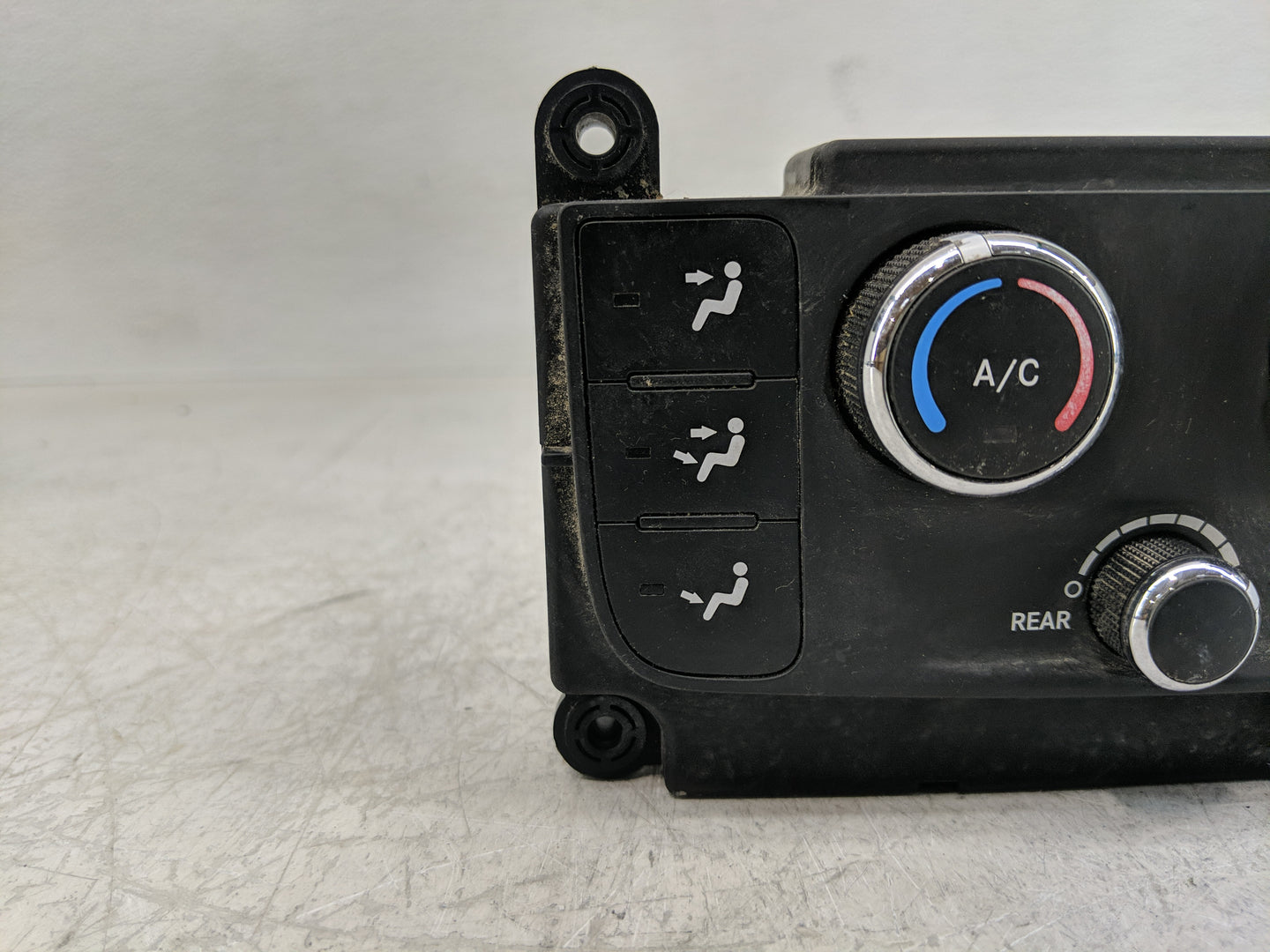 2013 Dodge Caravan Climate Control Module Temperature AC/Heater Replacement P/N:P55111240AF Fits OEM Used Auto Parts - Oemus
