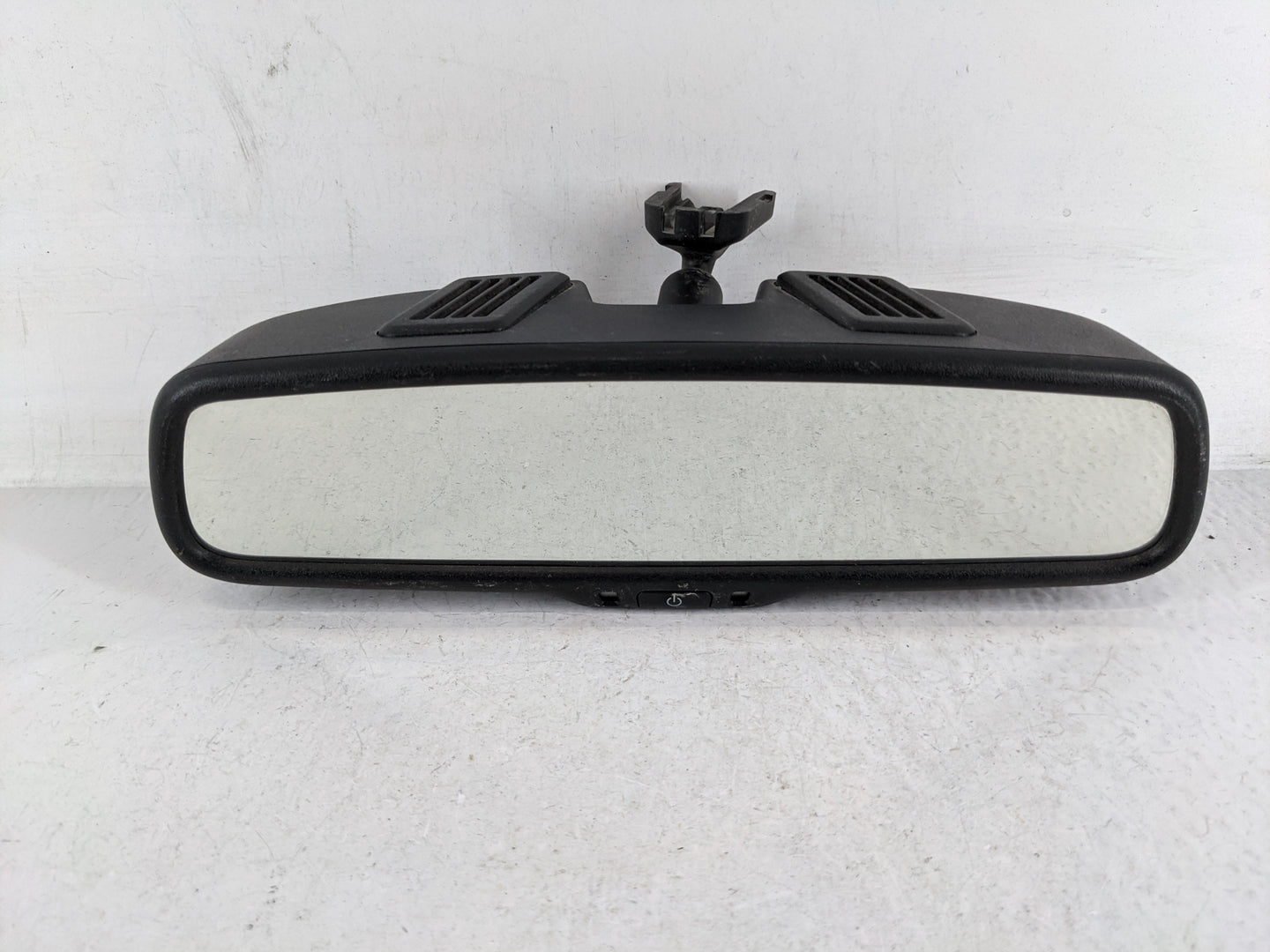 2013 Dodge Caravan Interior Rear View Mirror Replacement OEM P/N:E11026130 Fits OEM Used Auto Parts - Oemusedautoparts1.com