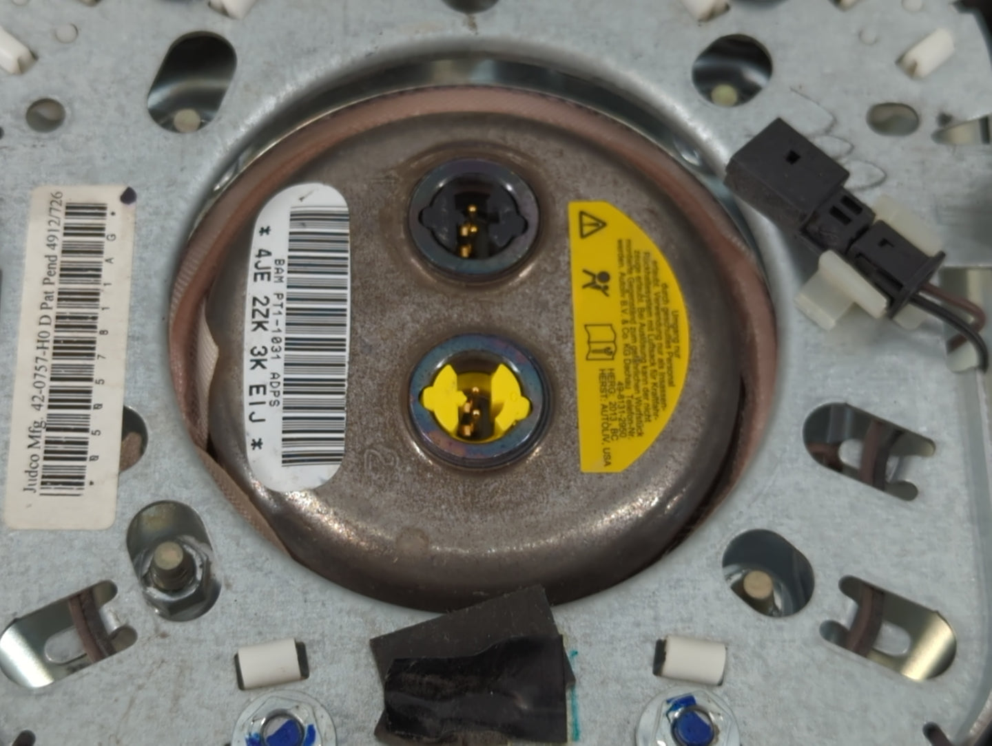2013 Dodge Caravan Air Bag Driver Left Steering Wheel Mounted P/N:4JE 2ZK 3K Fits Fits 2012 OEM Used Auto Parts - Oemusedaut