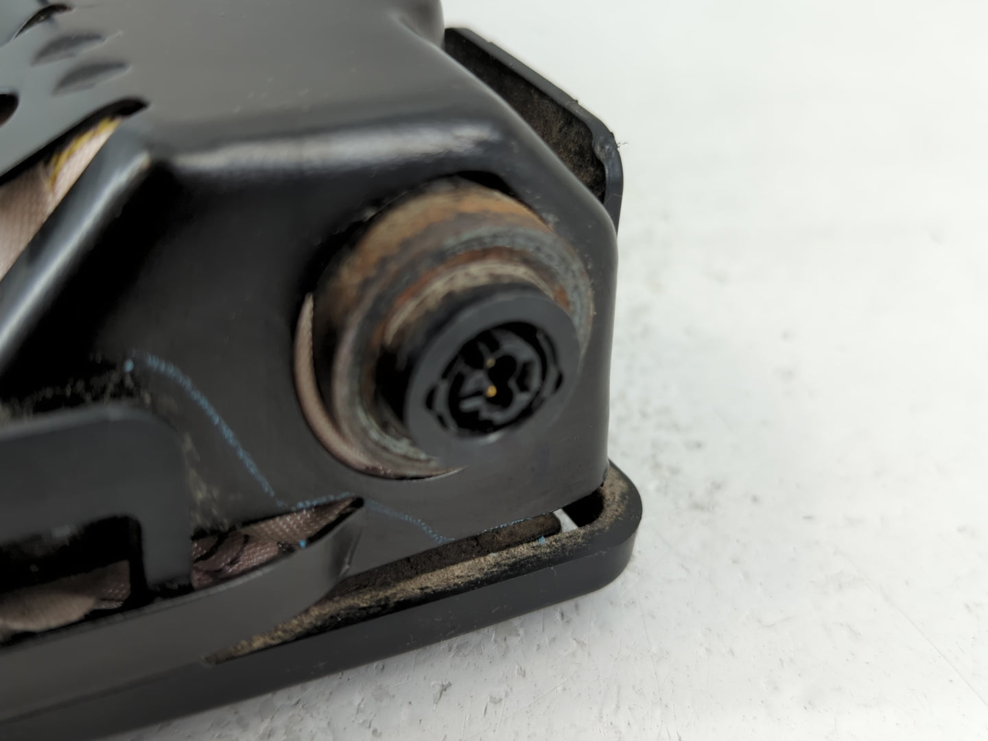 2013 Dodge Caravan Air Bag Driver Left Knee OEM P/N:TDKLI0173B2413 Fits Fits 2014 2015 2016 2017 2018 OEM Used Auto Parts - 
