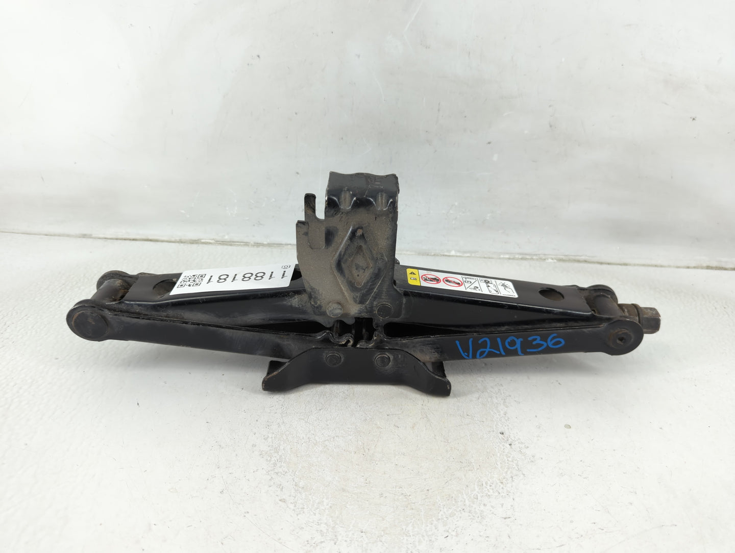 2013 Dodge Caravan Spare Scissor Car Jack - Oemusedautoparts1.com