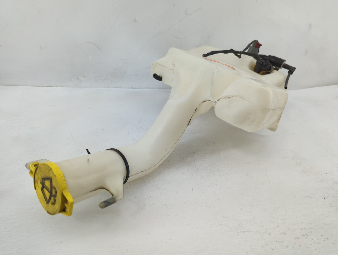 Dodge Caravan Windshield Washer Fluid Reservoir Bottle Oem - Oemusedautoparts1.com
